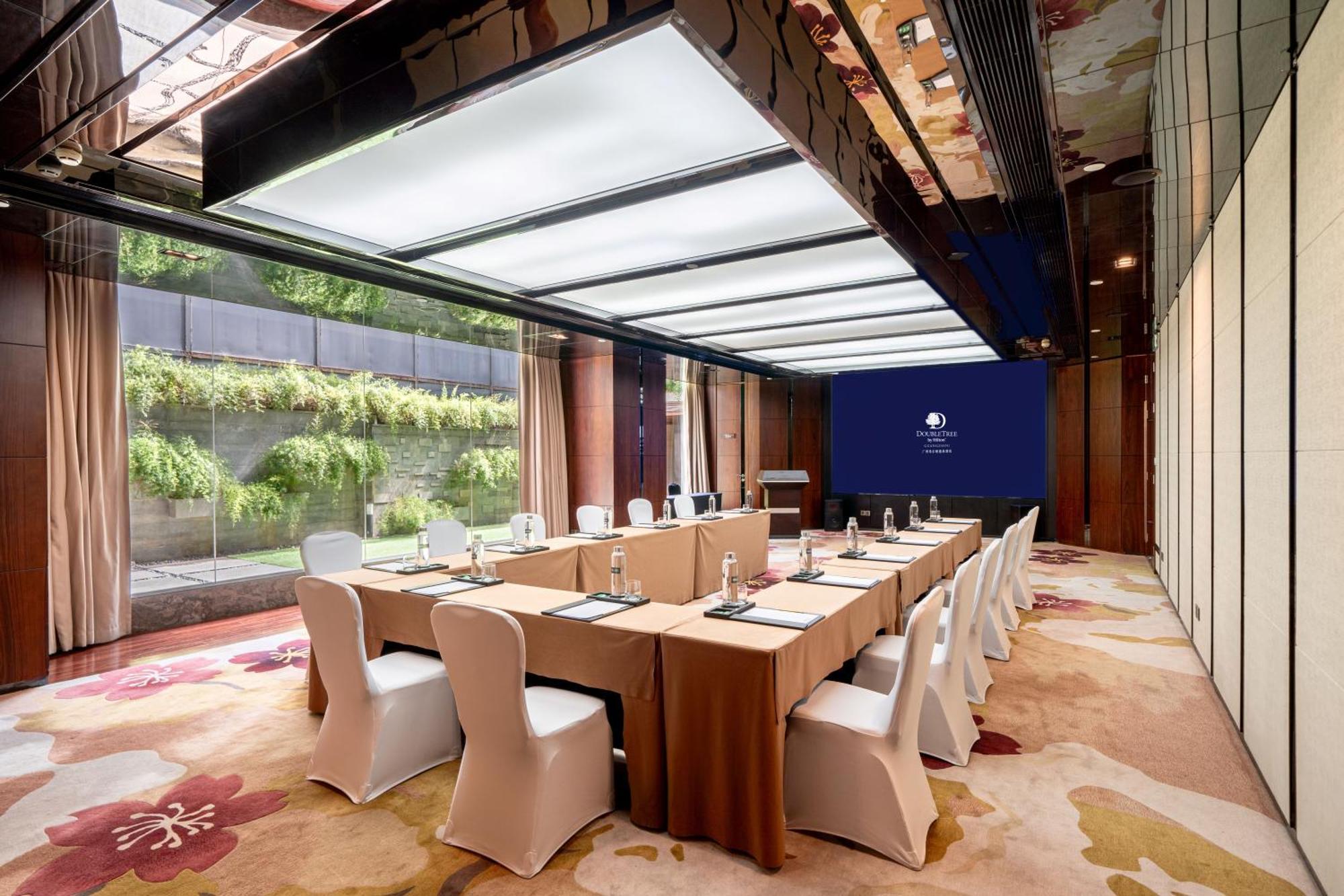 Doubletree By Hilton Guangzhou-Free Shuttle Bus To Canton Fair Complex & Overseas Buyer Registration Services During Canton Fair Period Esterno foto