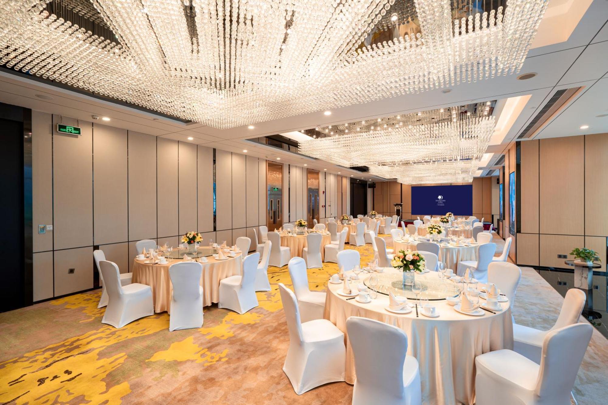 Doubletree By Hilton Guangzhou-Free Shuttle Bus To Canton Fair Complex & Overseas Buyer Registration Services During Canton Fair Period Esterno foto